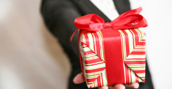 Pastors Conspire Against Commercializing Christmas