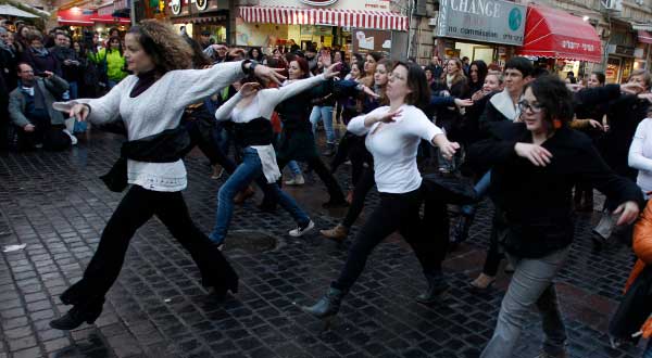 Reuters-Israeli-women-flash-mob-Jerusalem-photog-Baz-Ratner