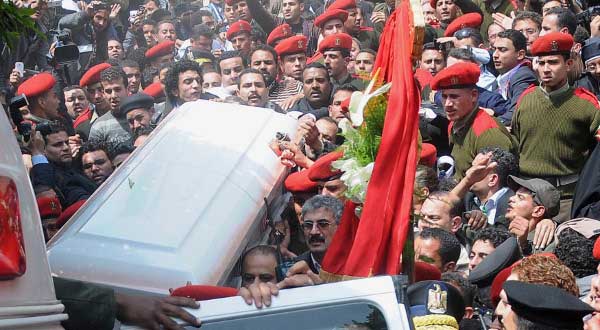 Mourners Swarm Casket of Egyptian Pope