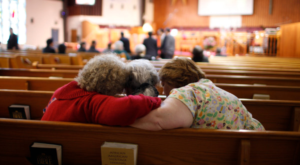 Reuters-Oakland-Calif-prayer-vigil-Oikos-Unviersity-shooting-victims-photog-Stephen-Lam