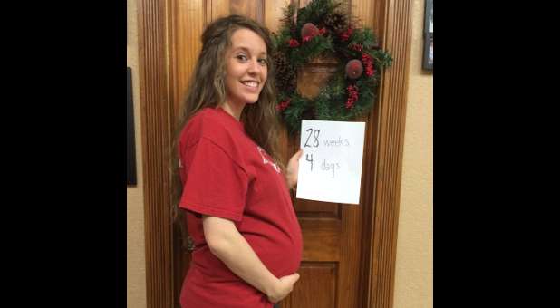 Jill Duggar Dillard’s ‘Baby Bump’ Photo Goes Viral