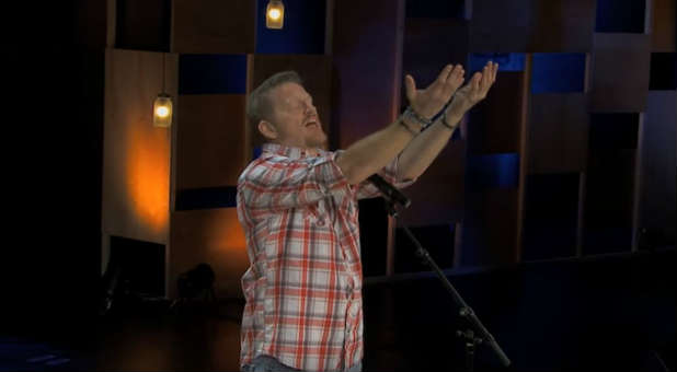 Tim Hawkins: 10 Different Ways Christian Raise Their Hands in Worship