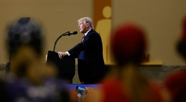 U.S. President Donald Trump speaks at a campaign rally in Phoenix, Arizona, Aug. 22, 2017.