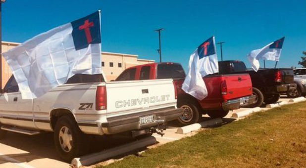 Texas Teens Stand up to Atheists and Defend Christian Flag