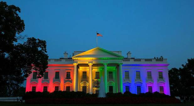 2017 life White House rainbow colors to celebrate