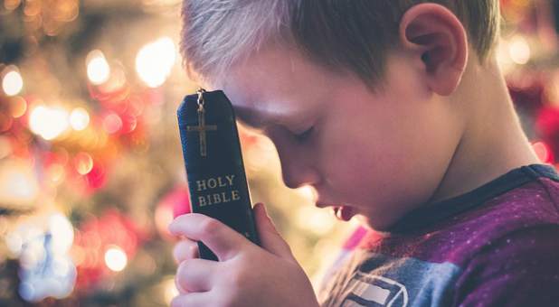2017 spirit cross little boy praying bible