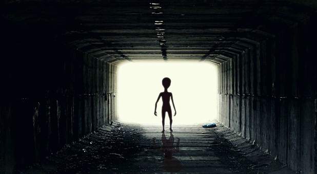 2017 spirit alien standing in light
