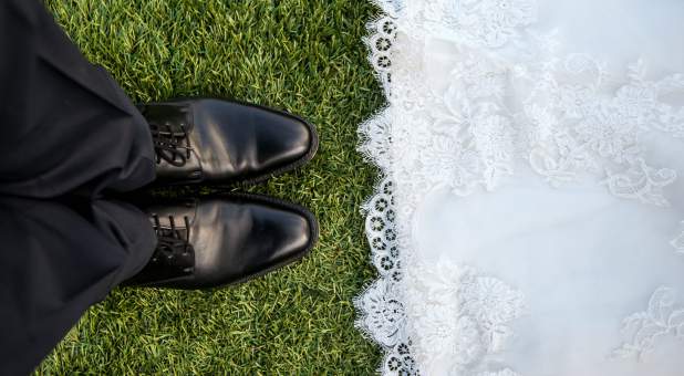 2018 spirit Bible Study bridal dress groom shoes