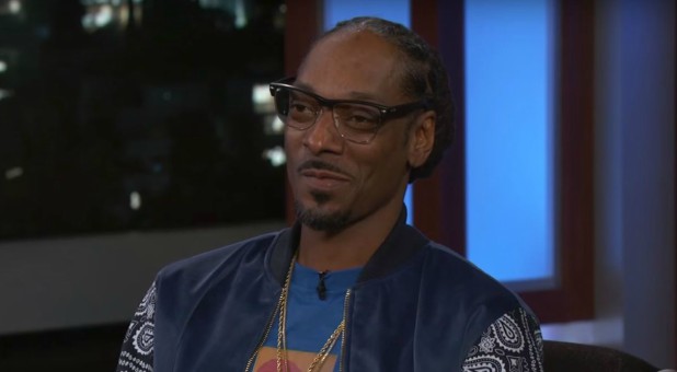 Snoop Dogg talks with Jimmy Kimmel