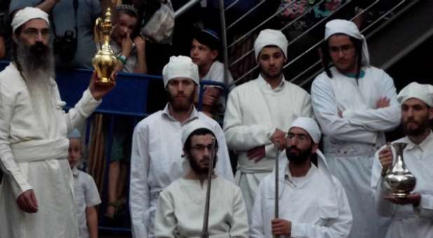 Golden Vessel Used in Jewish Ceremony for First Time Since Second Temple