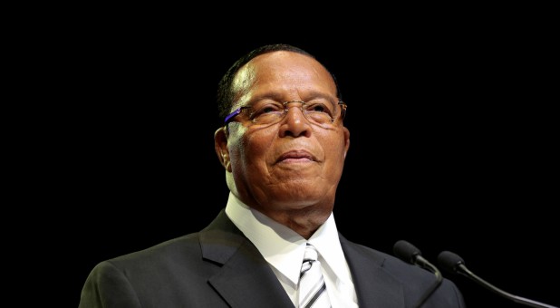 Anti-Semite Farrakhan Chants ‘Death to America,’ Likens Trump to Satan