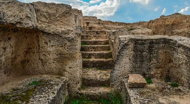 Archaeologists Unearth Rare 1,700-Year-Old Inscription on Church in Israeli Desert