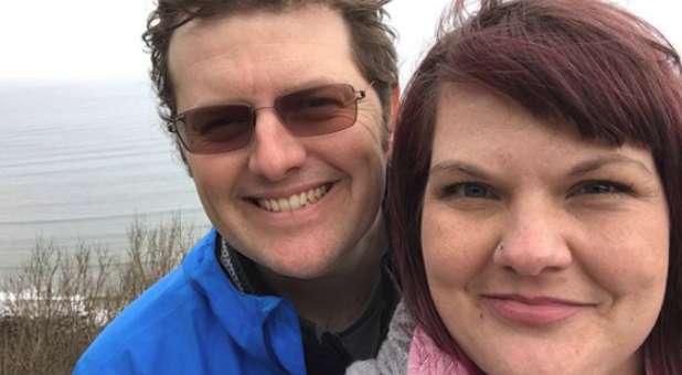 Husband of Christian Blogger Dies in ‘Freak Accident’ at Beach