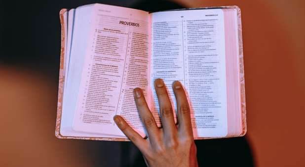 Survey: Few Churchgoers Read the Bible Every Day