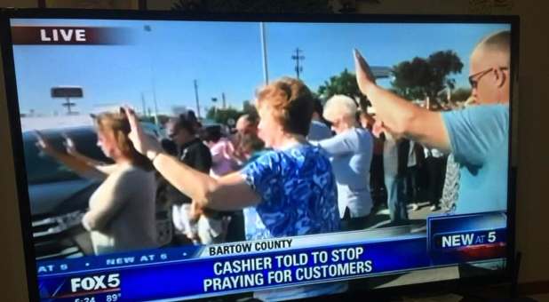 Cashier Told to Stop Praying for Customers; Nearly 100 Show Up to Defend Her