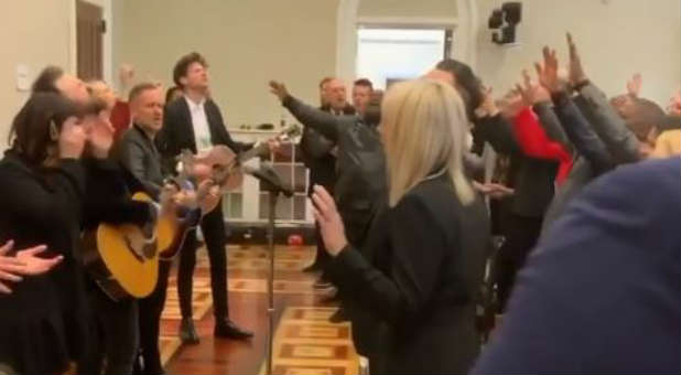 WATCH: #WorshipTakeOver in the White House