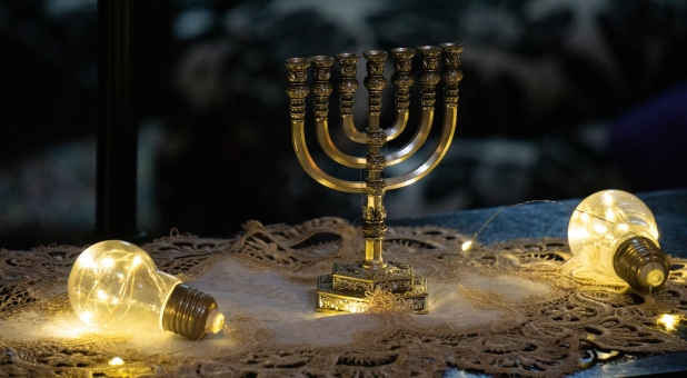 Christians, Jews to Come Together for Virtual Hanukkah Prayer Event