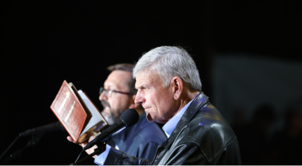 Thousands Respond to Accept Christ During Franklin Graham Brazilian Crusade