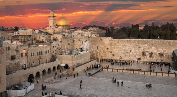 600 Levites Rehearse Worship Songs for The Third Temple on Temple Mount Steps