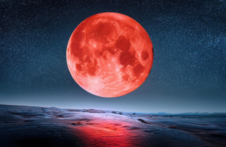 Epic Sky Events: Blood Moon, ‘Comet of the Century’ and Ring of Fire Eclipse All in One Month