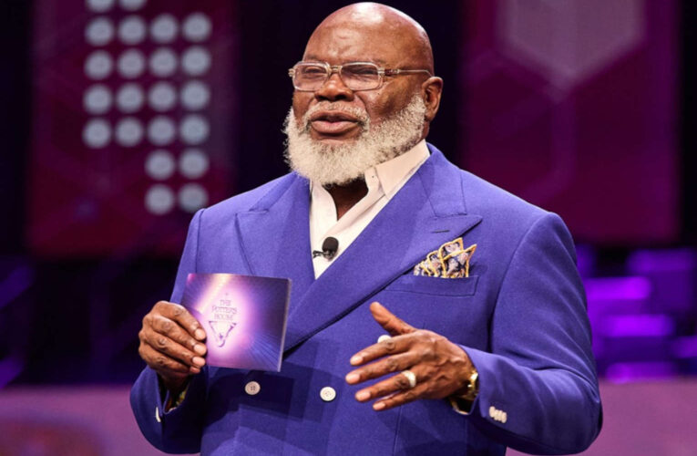 Bishop TD Jakes Suffers Medical Incident During Service