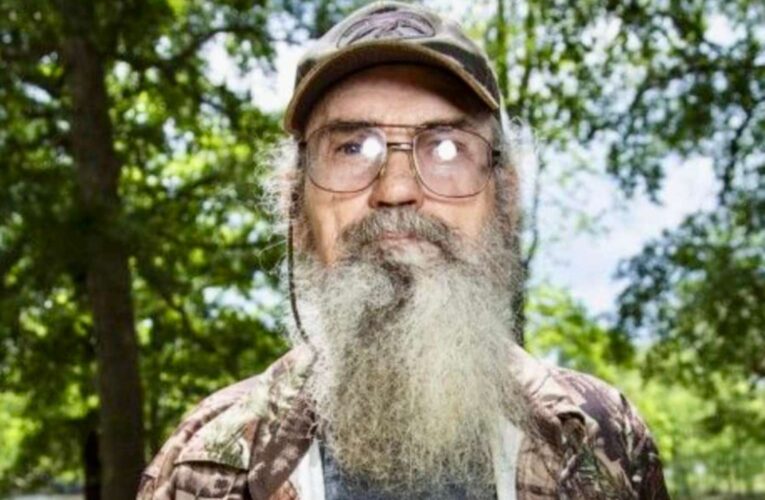 Morning Rundown: PRAY: Si Robertson Hospitalized as Family Sees New Changes